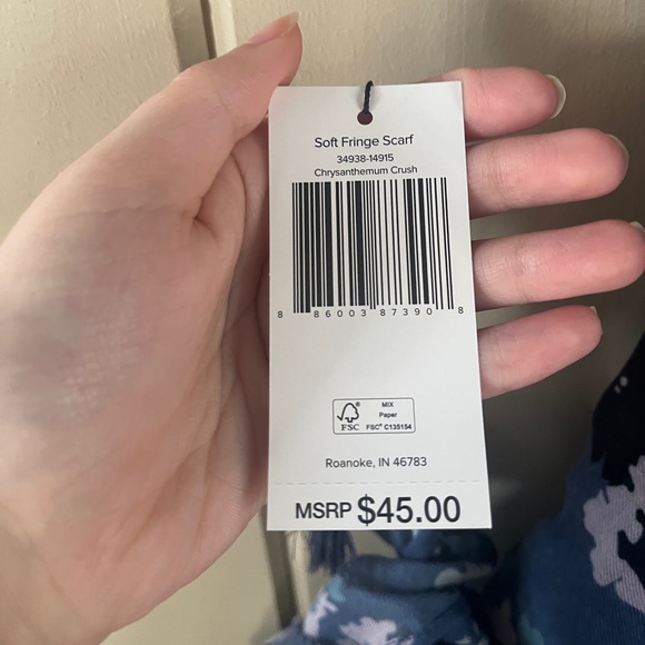 chrysanthemum crush soft fringe vera bradley scarf - Picture 6 of 7